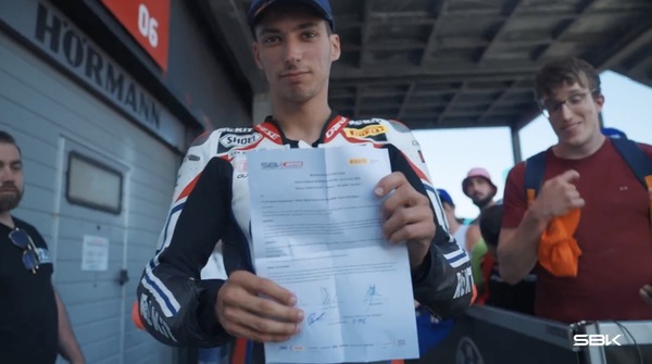 Razgatlioglu multato a Misano: quando uno stoppie costa caro