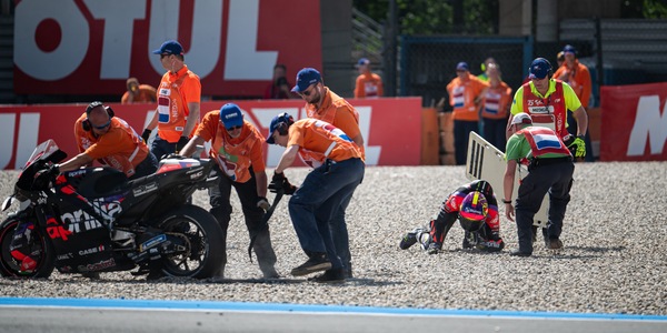 MotoGP Assen, sfortuna in casa Aprilia: Espargarò e Savadori unfit