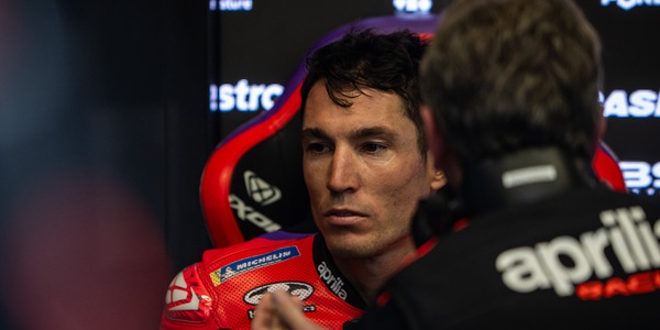MotoGP, Espargarò alza bandiera bianca: GP Germania finito per Aleix