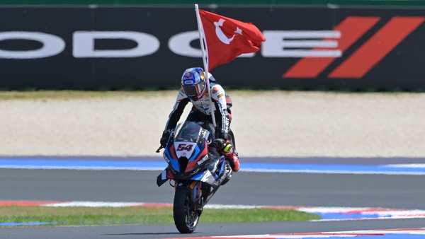 SBK Donington: Toprak ha nel mirino Melandri, Ducati ferma a  Giugliano