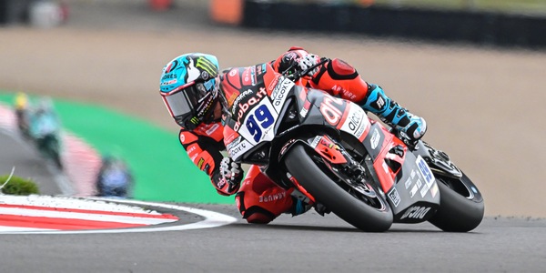 SSP Donington, Gara 1: assolo di Huertas, podio per Manzi e Montella
