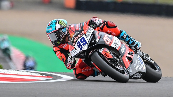 SSP Donington, Gara 1: assolo di Huertas, podio per Manzi e Montella