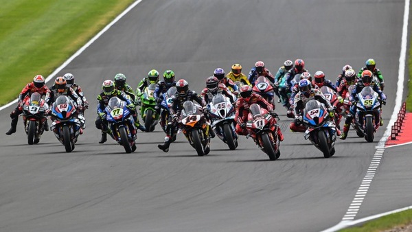 SBK: Razgatlioglu inarrestabile, Bulega prima punta Ducati | le pagelle di Donington