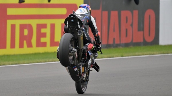 SBK Most, Razgatlioglu: "Arrivo con uno stoppie in staccata, ma che noia"