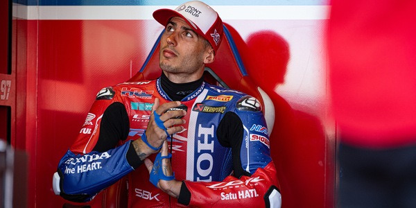 SBK: “pit stop” per Xavi Vierge, operato di sindrome compartimentale