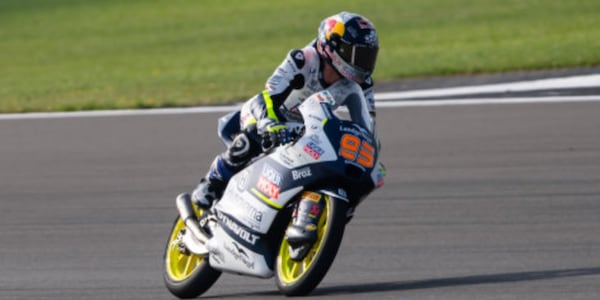 Moto3, risultati e tempi delle P2 al GP Silverstone 2024: Veijer primo su Holgado