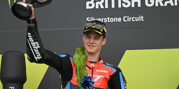 Moto3, GP Silverstone i risultati: Ortolà trionfa su Alonso e Veijer
