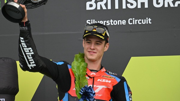 Moto3, GP Silverstone i risultati: Ortolà trionfa su Alonso e Veijer