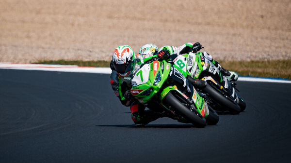SSP300, Veneman si prende la pole a Portimao, prima fila per Gennai