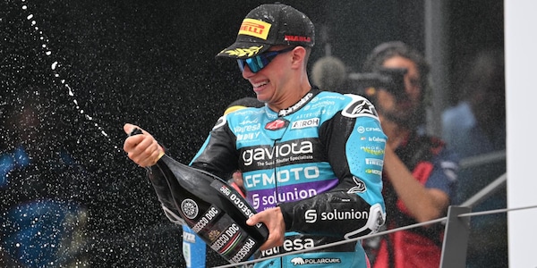 Moto3, GP Austria: Alonso calcola tutto e trionfa, grande rimonta di Ortolà