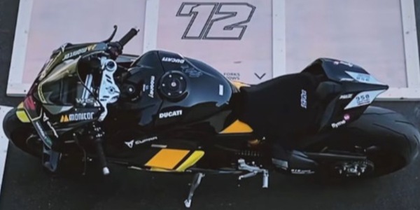 Una Ducati Panigale V4 Bezzecchi Replica per Maroil-Bardahl