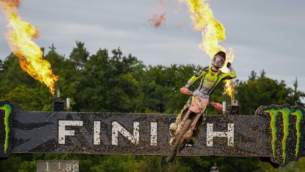 MXGP: doppietta mondiale per Gajser