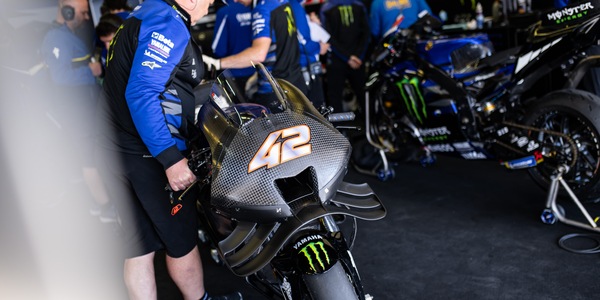 MotoGP, Yamaha "ha in casa" il V4: è un 1000 o 850?