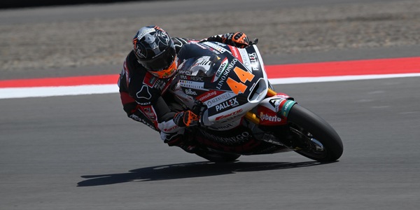 Moto2 Indonesia: fuga in solitaria e vittoria per Aron Canet, ottavo Tony Arbolino