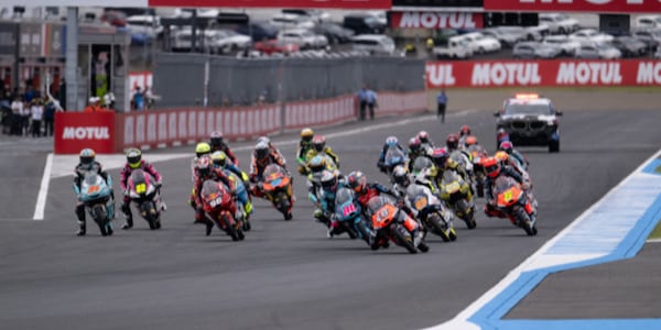 Moto3, sarà lotta a 4 per due gradini del podio dietro Alonso