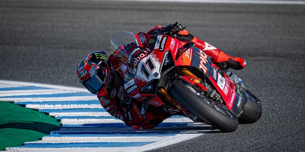 SBK Jerez, Bulega: “Non penso al titolo, io in MotoGP? Solo se prima faccio un test”