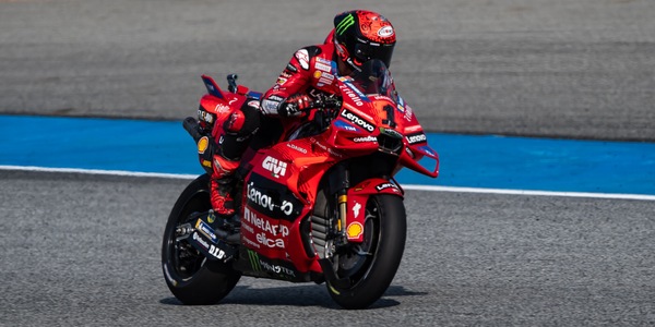 MotoGP, Bagnaia: "Ho perso 2 punti da Martin, ma Jorge ha toccato il verde 4 volte"