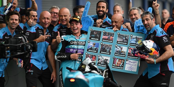 Moto3, GP di Thailandia, i risultati: Alonso vince, fantastico Lunetta secondo