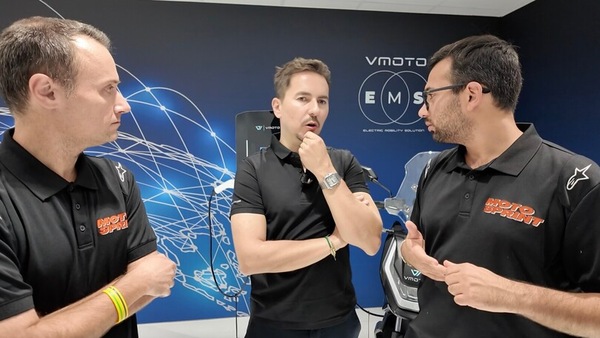 Lorenzo: "Bagnaia un gentleman su Valencia, mi rivedo sia in lui che in Martin" | Eicma 2024