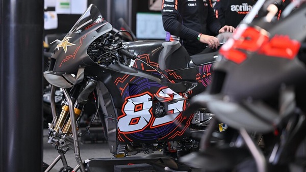 MotoGP test Barcellona: ecco il box Aprilia versione 2025