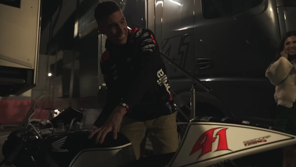 Aleix Espargarò saluta la MotoGP con la Honda 125GP del suo debutto