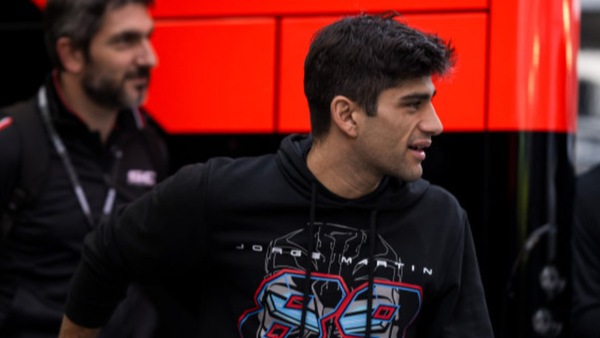 MotoGP, Jorge Martin e lo scherzo del formaggio a Jorge Lorenzo