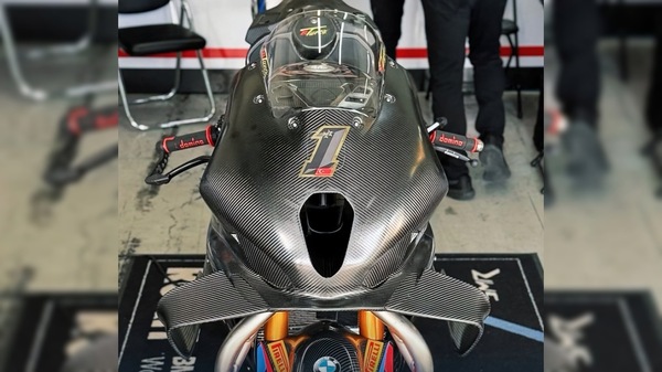 SBK: Razgatlioglu porta il numero 1 sulla BMW per la prima volta