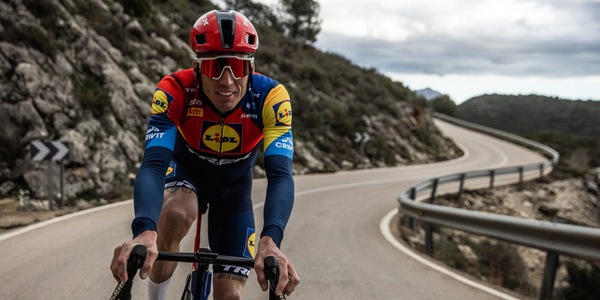 Aleix Espargaro lascia la MotoGP e diventa un ciclista del team Lidl-Trek