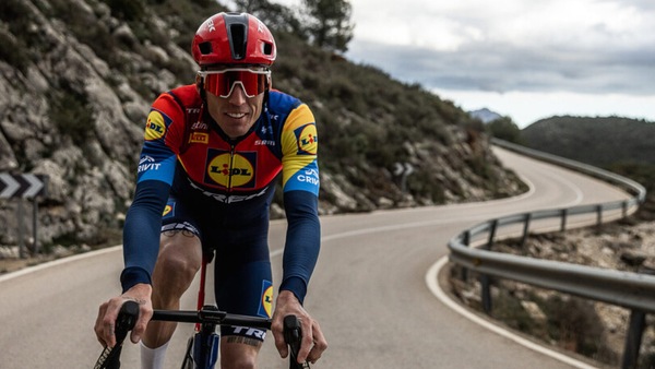 Aleix Espargaro lascia la MotoGP e diventa un ciclista del team Lidl-Trek