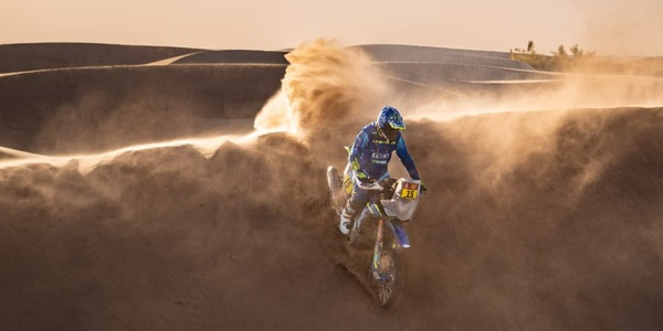 Dakar 2025: Santolino porta la Sherco al successo della terza tappa, Sanders resta leader