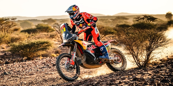 Dakar 2025, Tappa 5: Van Beveren penalizzato, ne approfitta Benavides