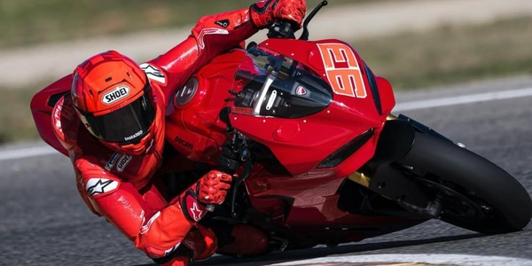 MotoGP, Marc Marquez inizia l’anno con la nuova Ducati Panigale V2