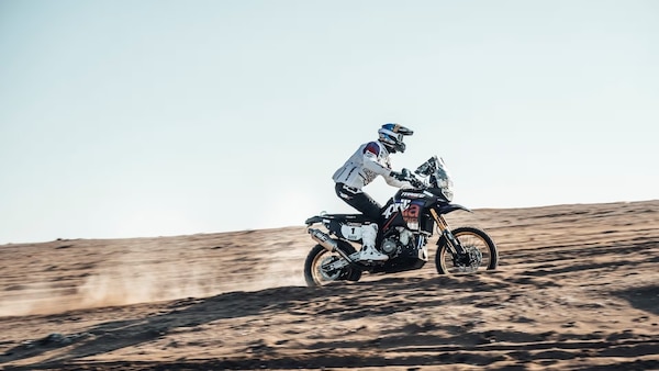 Africa Eco Race, Stage 10: Cerutti vince e si prepara al testa a testa con Botturi