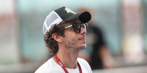MotoGP, Rossi "avverte" Marquez: "Bagnaia vuole rifarsi, è carico"