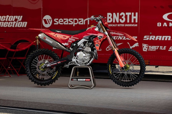 Supercross: Ducati in America con Troy Lee