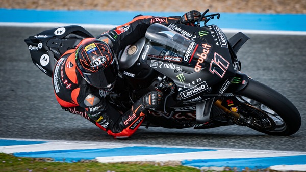 SBK, test Jerez: doppietta italiana con Bulega-Iannone nel day 1