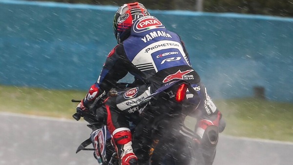 SBK test Jerez: Rea il più rapido sul bagnato a metà giornata