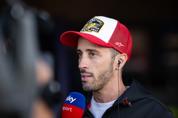 Dovizioso torna in MotoGP, insieme al V4 Yamaha in pista a Sepang