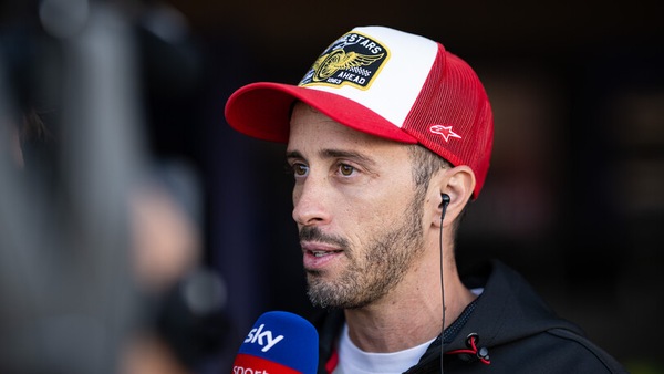 Dovizioso torna in MotoGP, insieme al V4 Yamaha in pista a Sepang