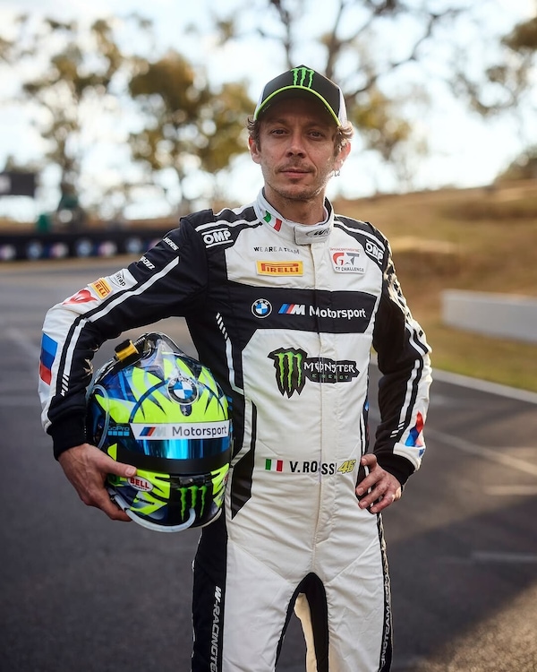 Valentino Rossi a Mount Panorama per la prima gara in auto dell'anno