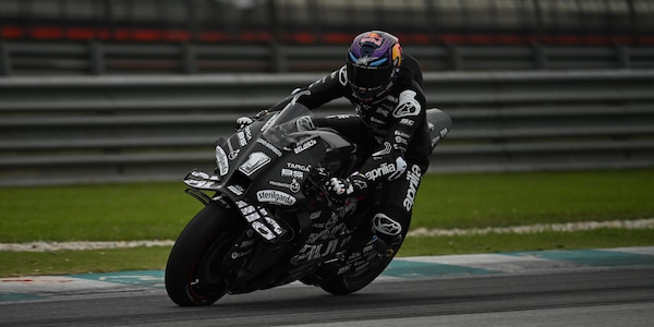 MotoGP test Sepang, inizio da incubo per Martin: caduta e trasporto in ospedale