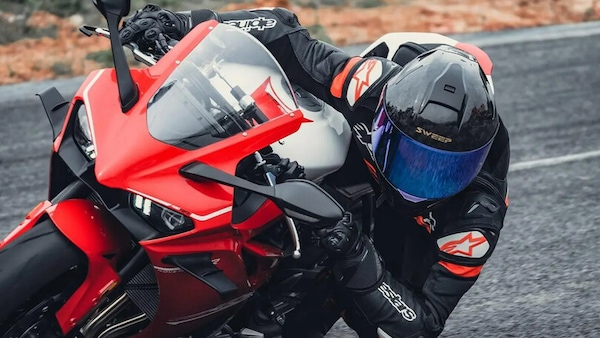 Kove lascia il mondiale Supersport 300 e debutta al Tourist Trophy