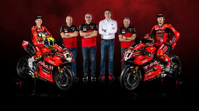 Svelata la Ducati Panigale V4 R 2025 di Nicolò Bulega ed Alvaro Bautista