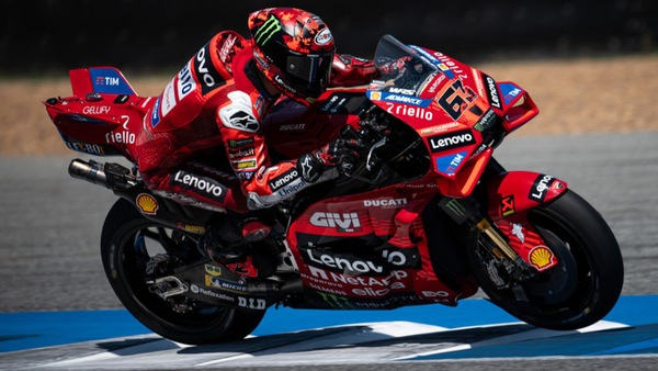 MotoGP: al via la sfida Marquez-Bagnaia, ma se Pecco si fosse nascosto?