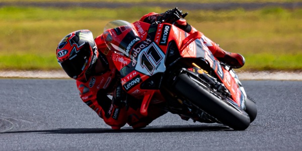SBK Test Phillip Island, Italia al top nel day 2: Bulega regola Iannone e Petrucci