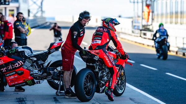 SBK Bulega: “Non ha senso fare il cambio gomme a metà gara”