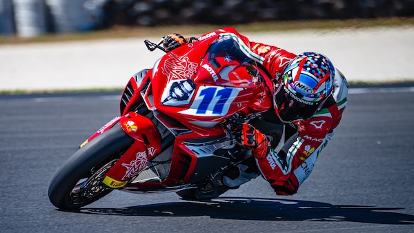 SSP, test Phillip Island: Bendsneyder beffa Masia, brutta caduta per Oettl