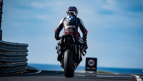 SBK, Razgatlioglu tra caduta e niente super concessioni: ci metterà una pezza?