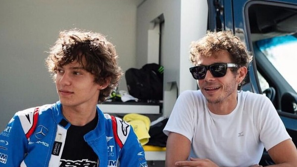 MotoGP, Kimi Antonelli esalta Valentino Rossi: "È una leggenda"