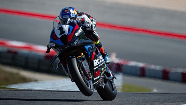 SBK Portimao, Gara 1: Toprak torna alla vittoria, ma che duello con Bulega!